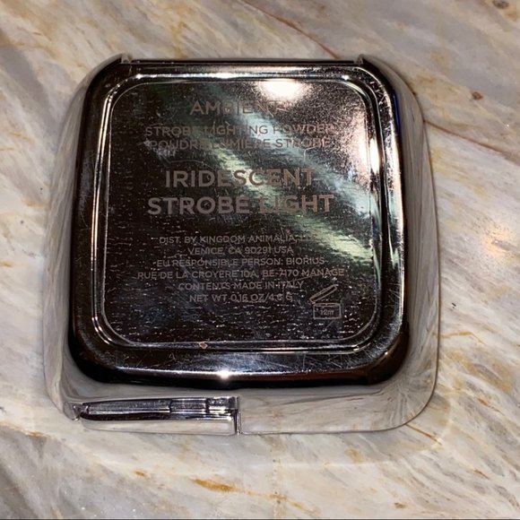 Hourglass Ambient Iridescent Strobe Light Powder - Picture 4 of 4